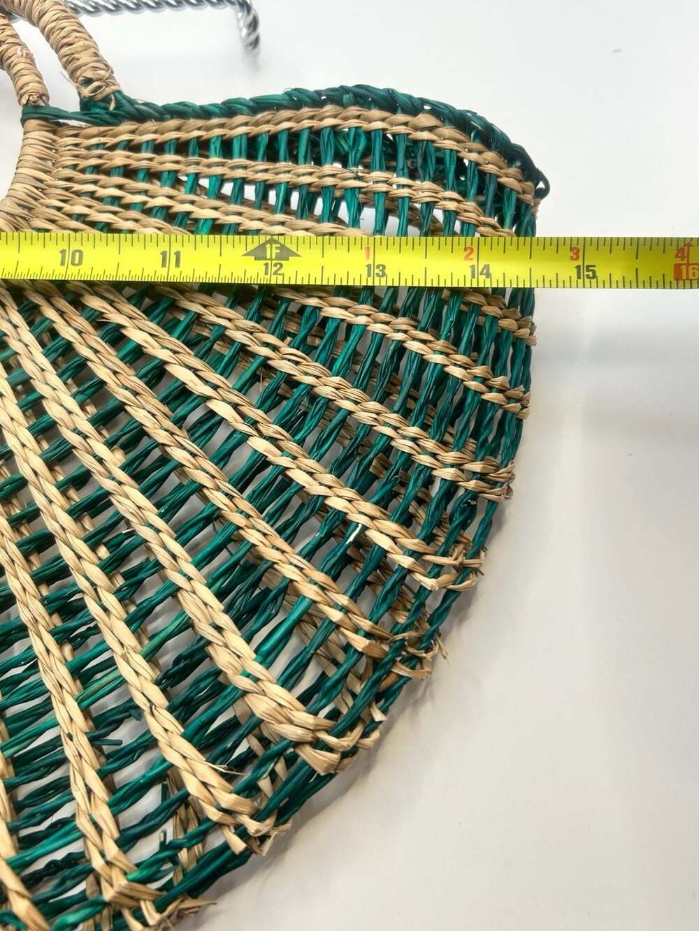 Two-Tone Woven Straw Top Handle Bag - Picture 3 of 5